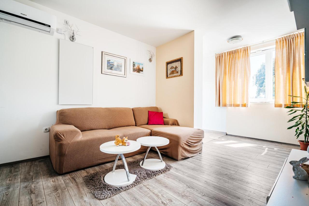 Hill Apartment