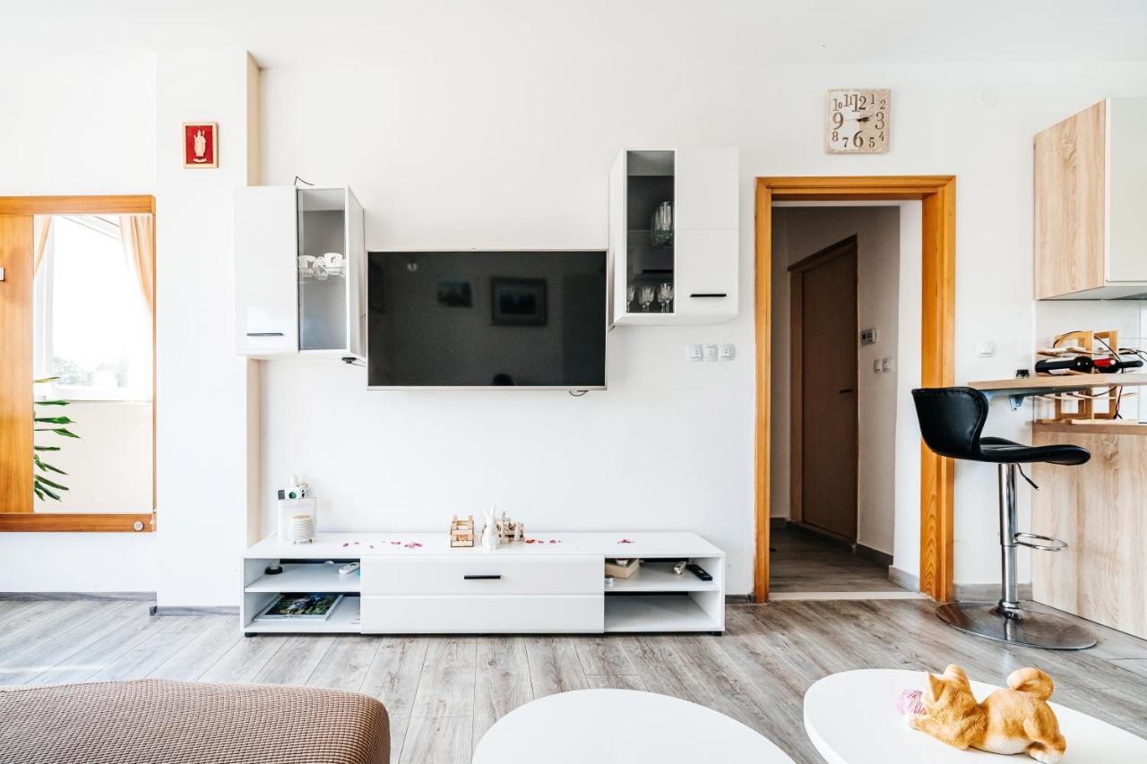 Apartment Hill Komaji